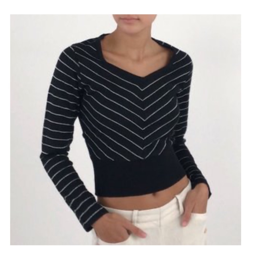 Vintage 70’s black chevron stripe cropped top